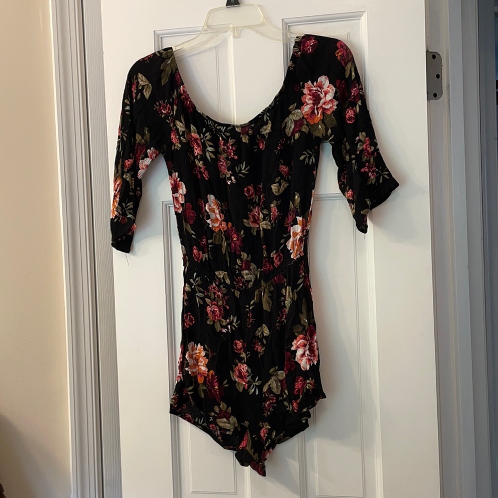 Ambiance floral romper. Size small.